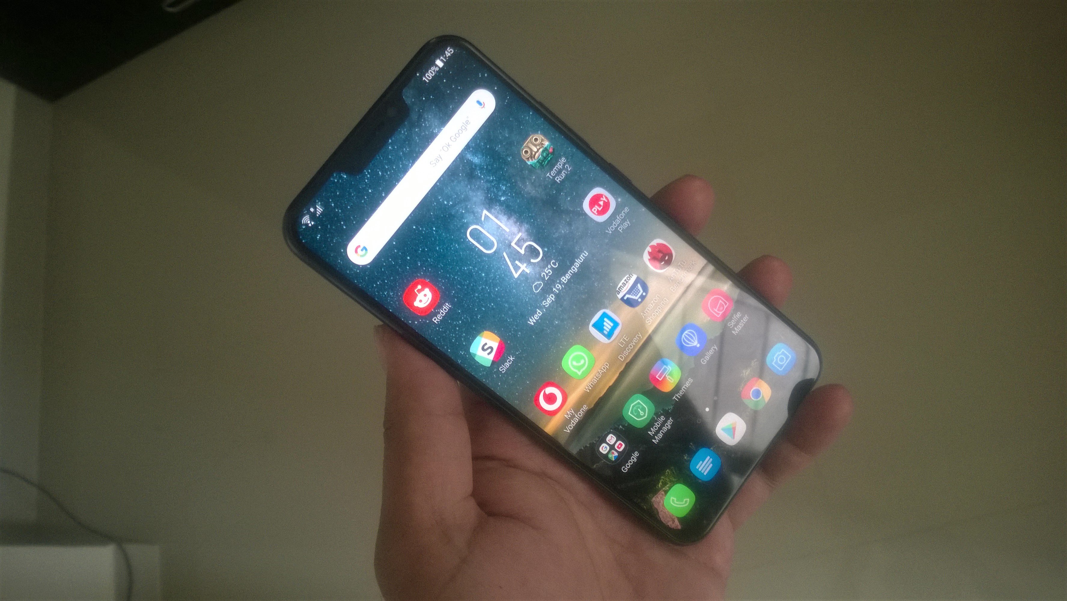 Asus ZenFone 5Z Smartphone Hands On And First Impressions