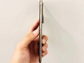 The Huawei Mate 70 Air is about one millimeter thicker than the Apple iPhone Air. (Image source: @Rodent950)
