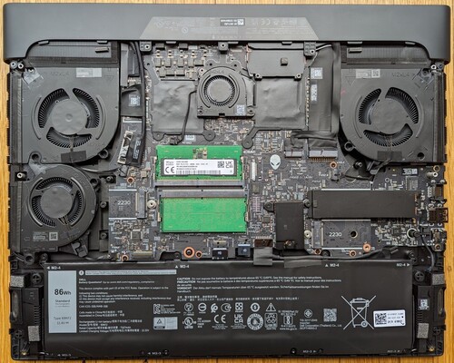The Alienware m16 gaming laptop can fit a total of three M.2 SSDs (Image: Allen Ngo)