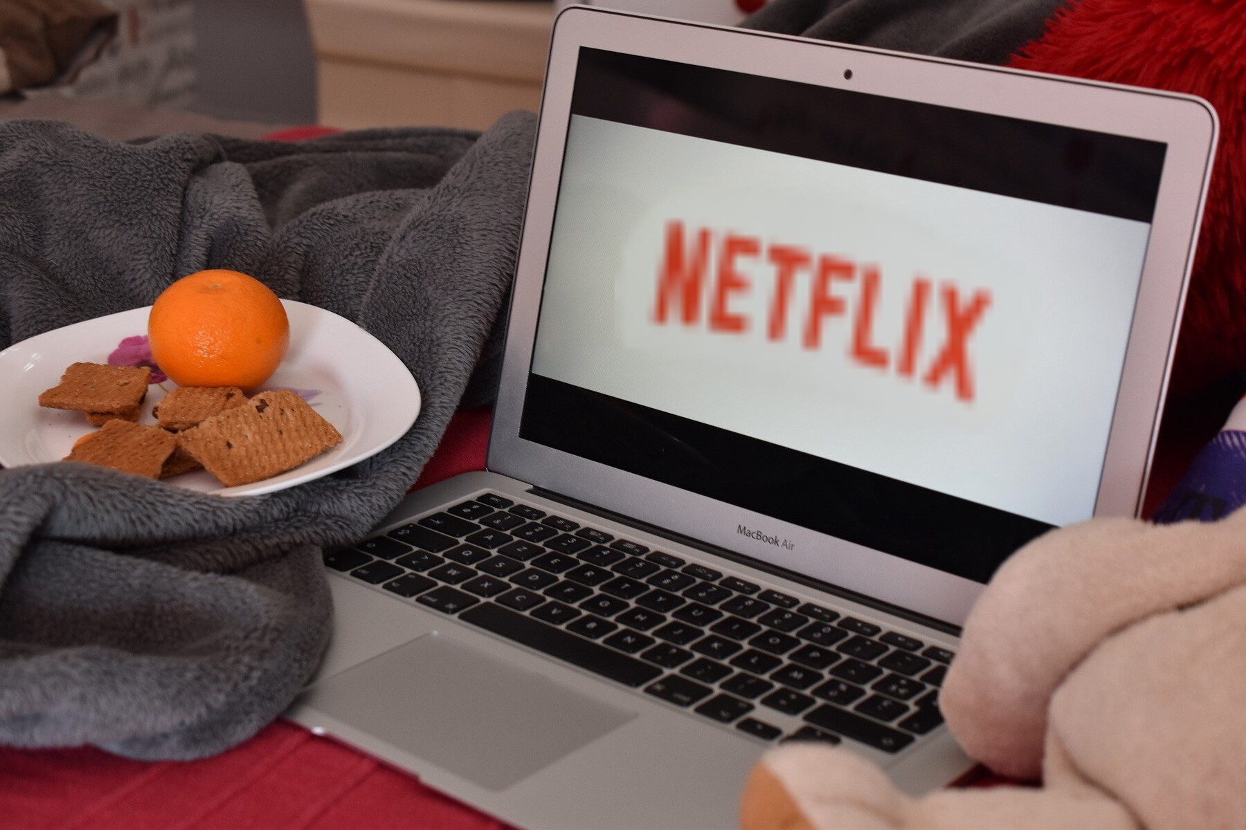 Netflix to scale down European network traffic after EU pressure