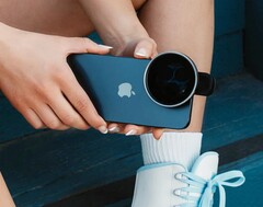 The Sandmarc Retro Filter is designed to give the iPhone camera a retro look. (Image source: Sandmarc)