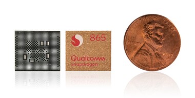 Qualcomm Snapdragon 865 vs. 1-Cent-Coin. (Source: Qualcomm)