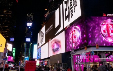 The Future Unfolds billboards in Times Square, New York (Image source: Samsung)