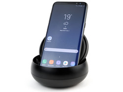 In review: Samsung DeX EE-MG950  docking station. Review sample courtesy of Samsung Germany.