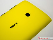 the 5 MP primary camera are visible. Nokia however omits