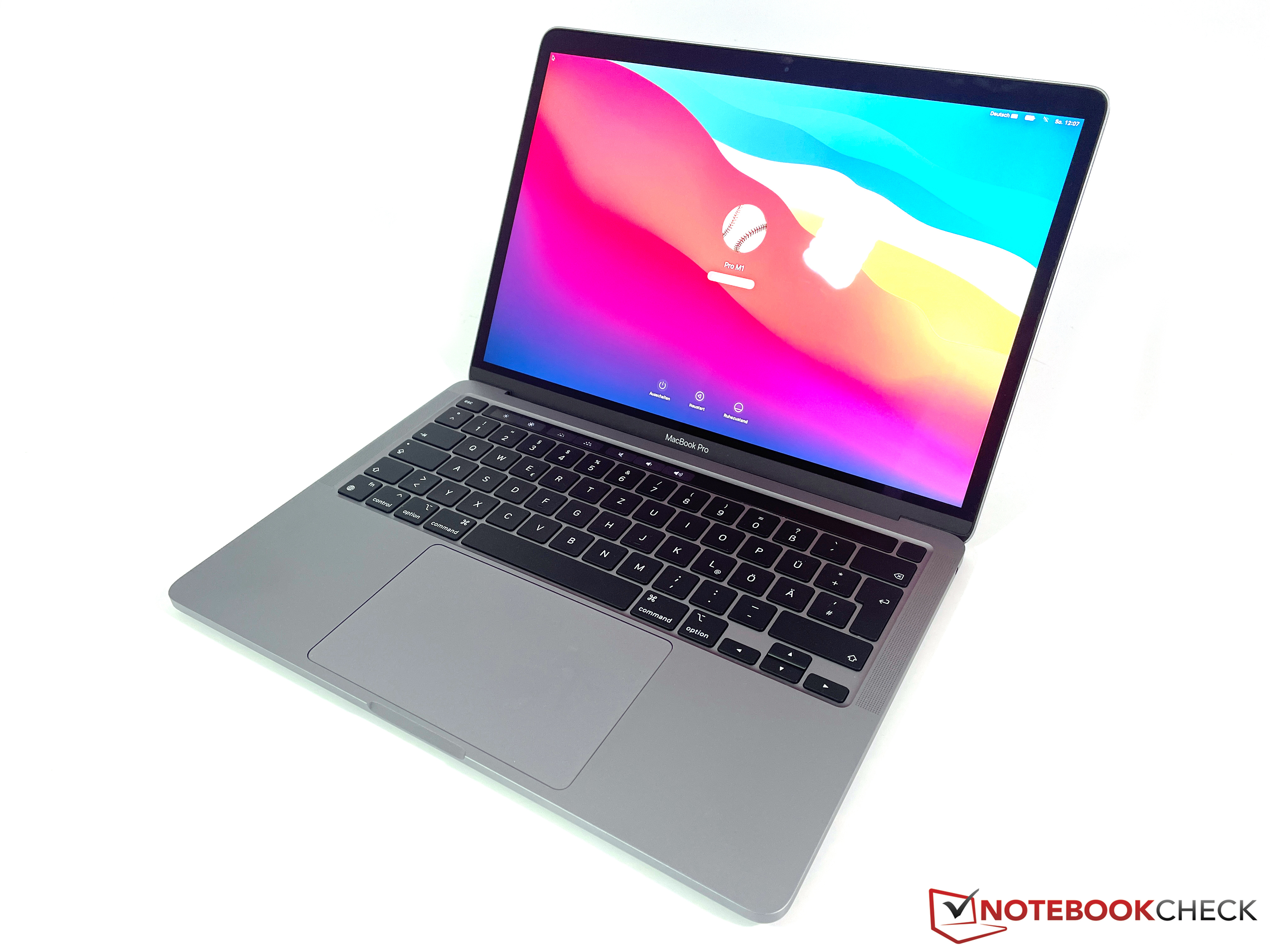 Apple MacBook Pro 13 2020 Laptop Review: The entry-level Pro also gets the  M1 performance boost - NotebookCheck.net Reviews