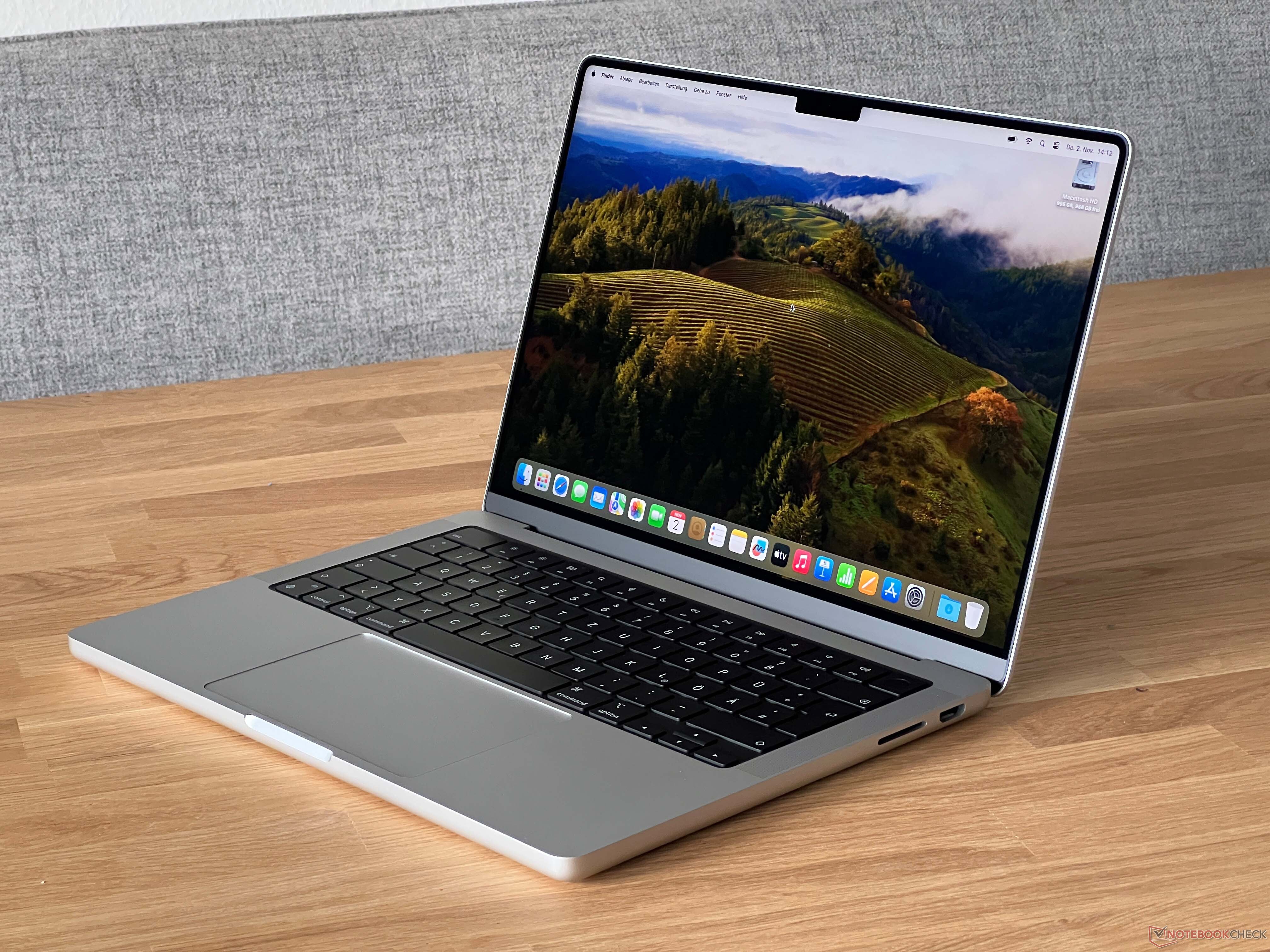 Apple M3 now without model Pro Pro The SoC Review a MacBook 14 - NotebookCheck.net Reviews - comes base 2023