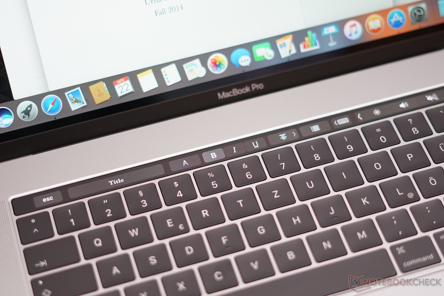 Apple MacBook Pro 15 2017 (2.8 GHz, 555) Laptop Review - NotebookCheck ...