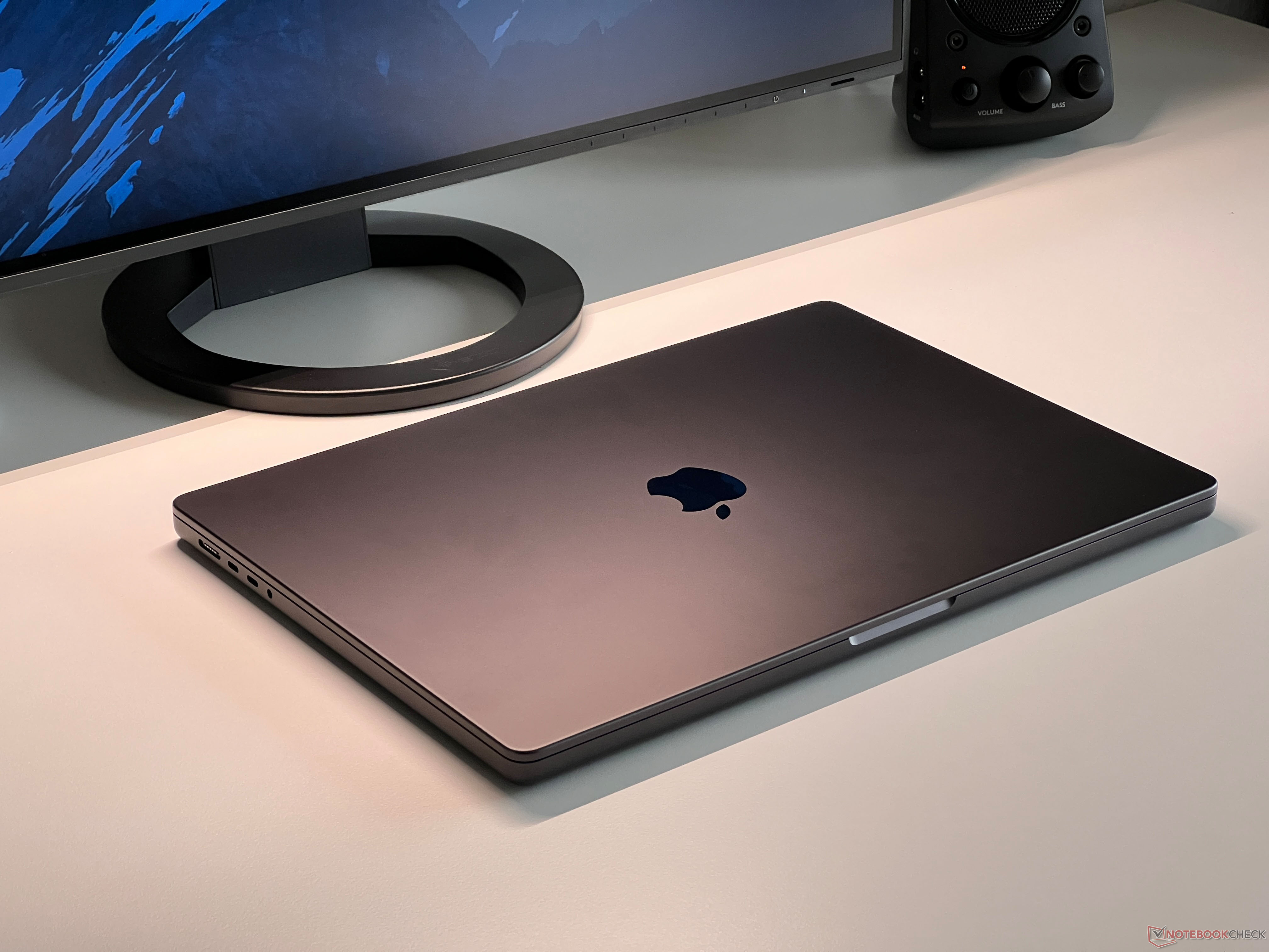 Apple MacBook Pro M3 14 (2023) - Gris sidéral - 16 Go / 512 Go