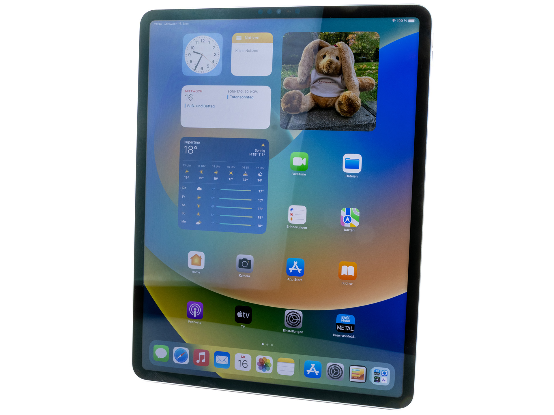 12.9-inch Apple iPad Pro (2022) review: Powerful, but still just a tablet