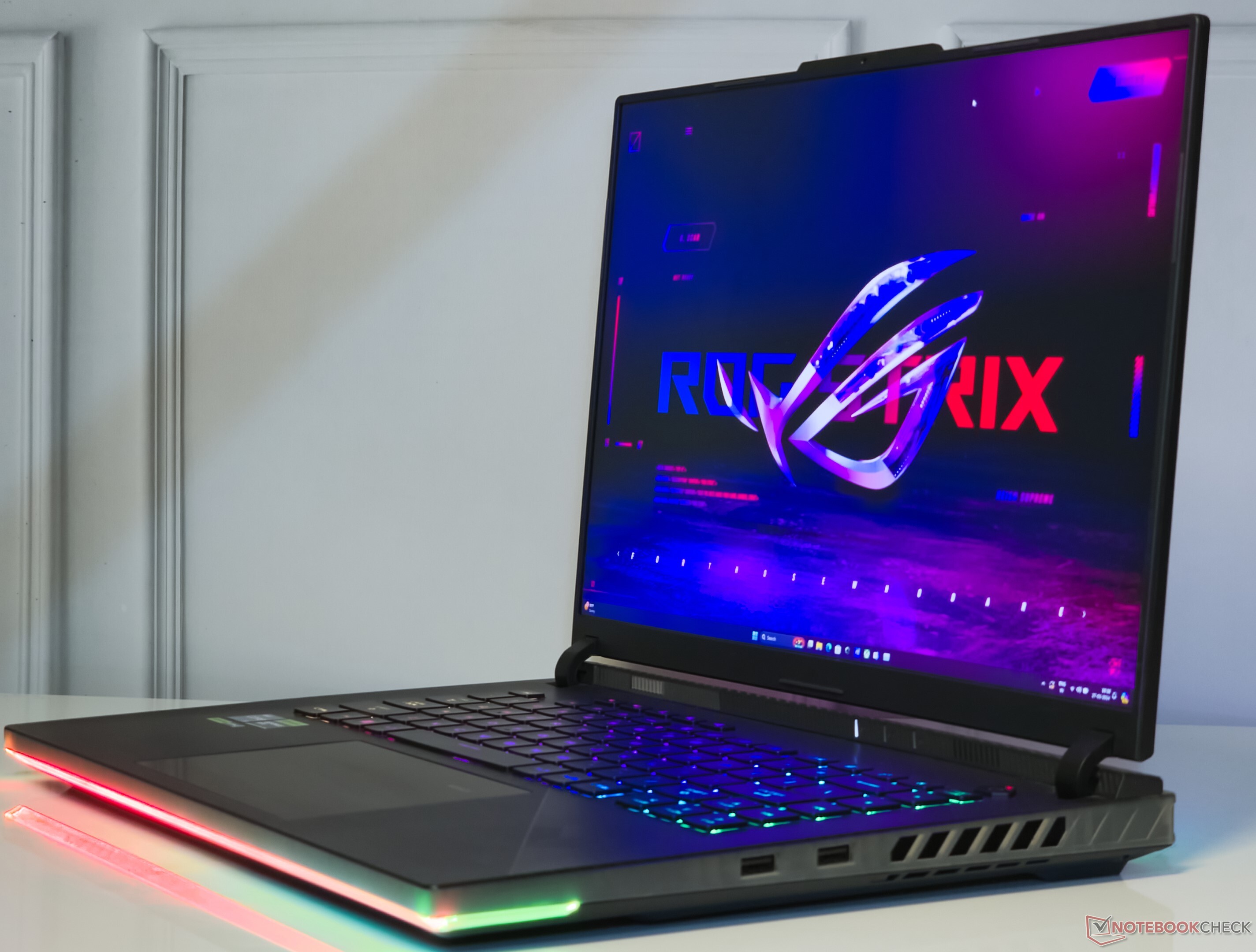 Asus ROG Strix Scar 16 (2024) Laptop Review: Fiery performance and mini ...