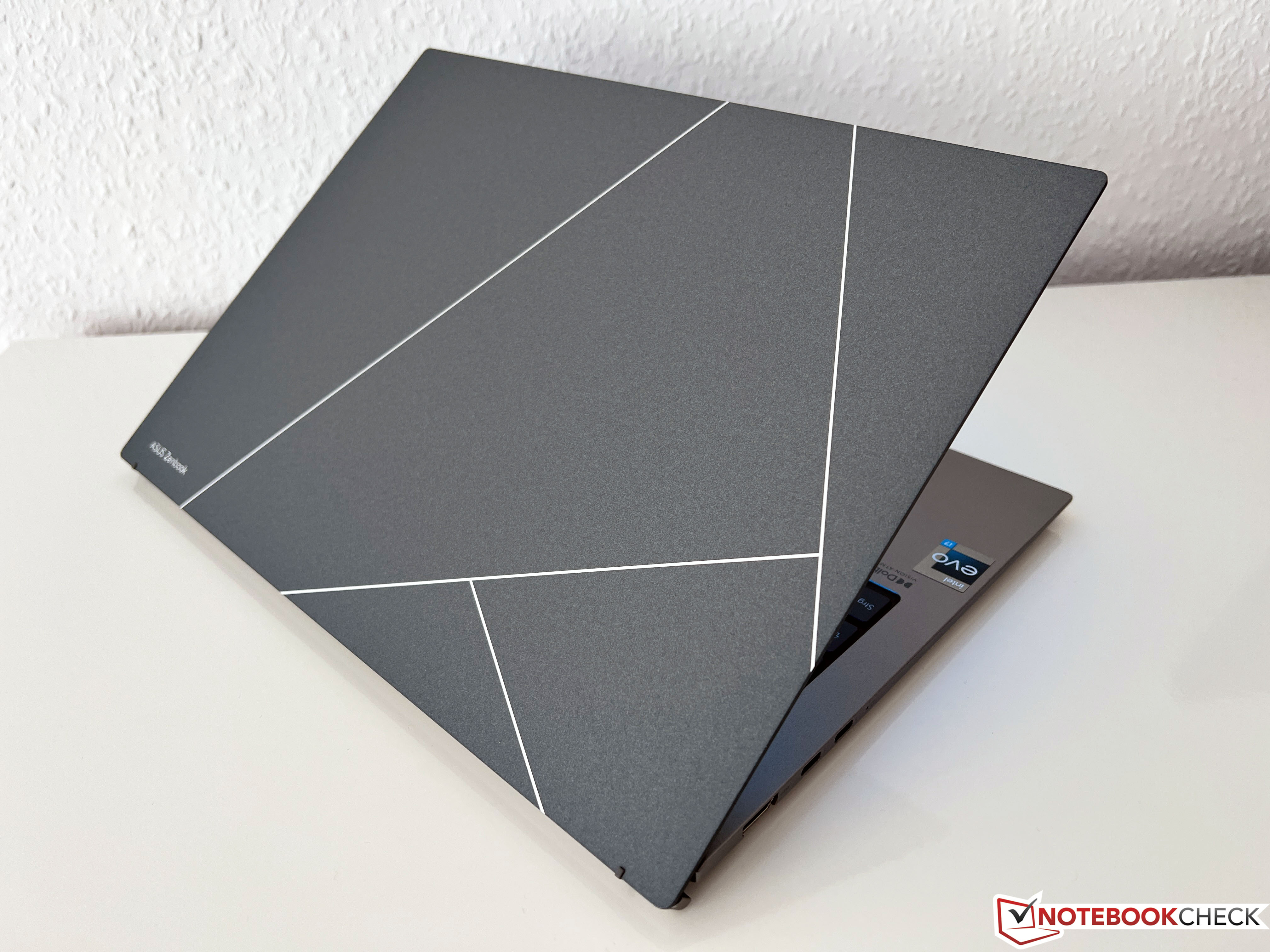 Asus Zenbook S 13 OLED Review: Ryzen 6800U Goes Thin