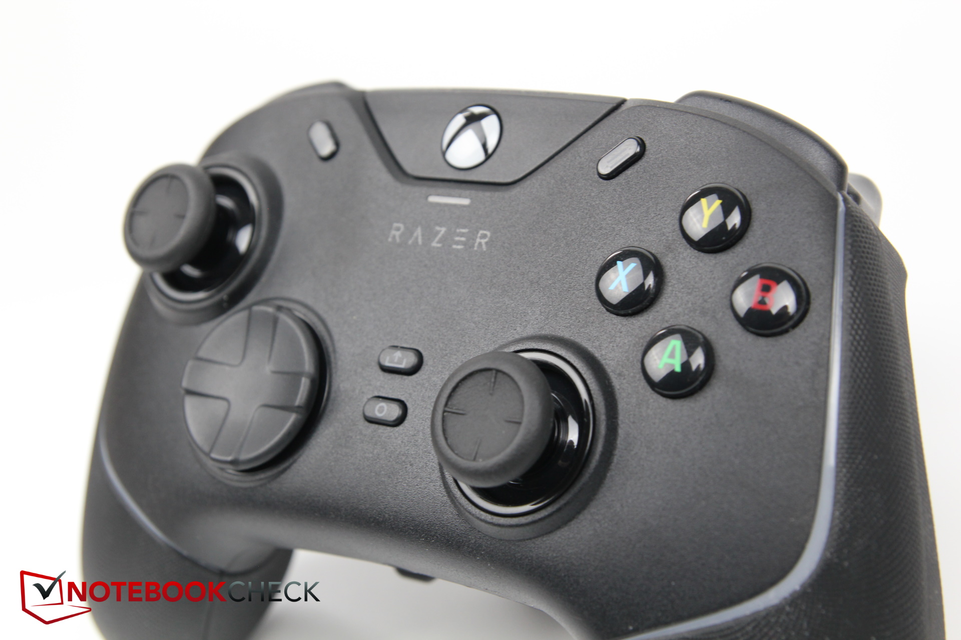 Razer Wolverine V2 Reviews Extravagant NotebookCheck.net Chroma buttons with mechanical - hands-on: gamepad