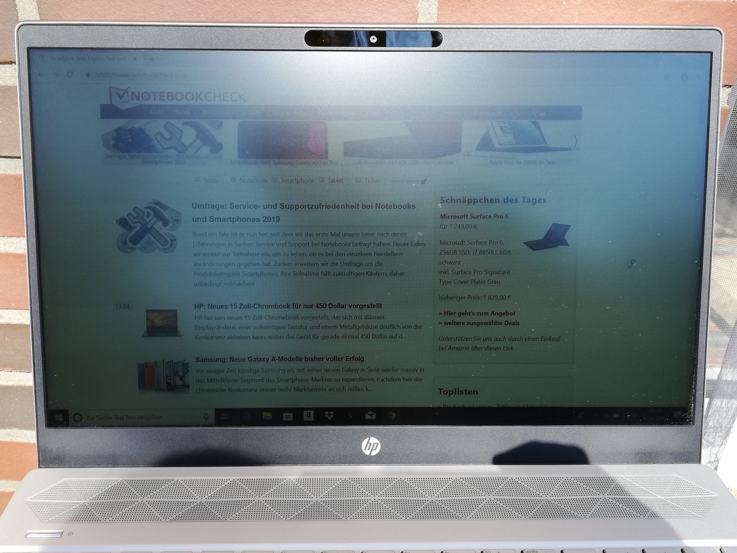 HP Pavilion 15 (Core i5-8265U, GeForce MX250, 16 GB RAM) Laptop