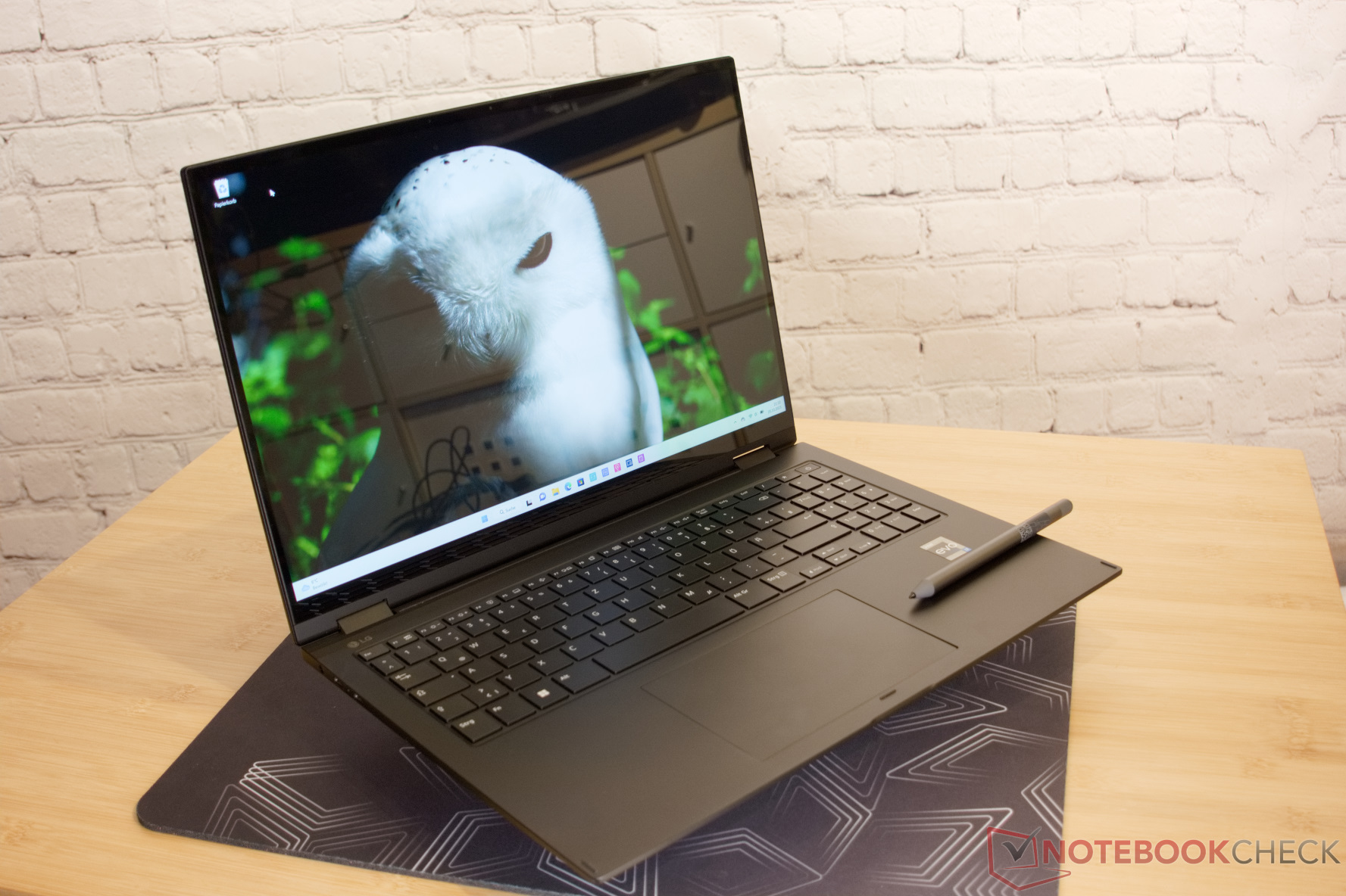 LG Gram 16-inch 2-in-1 review - Weight is no longer a unique selling ...