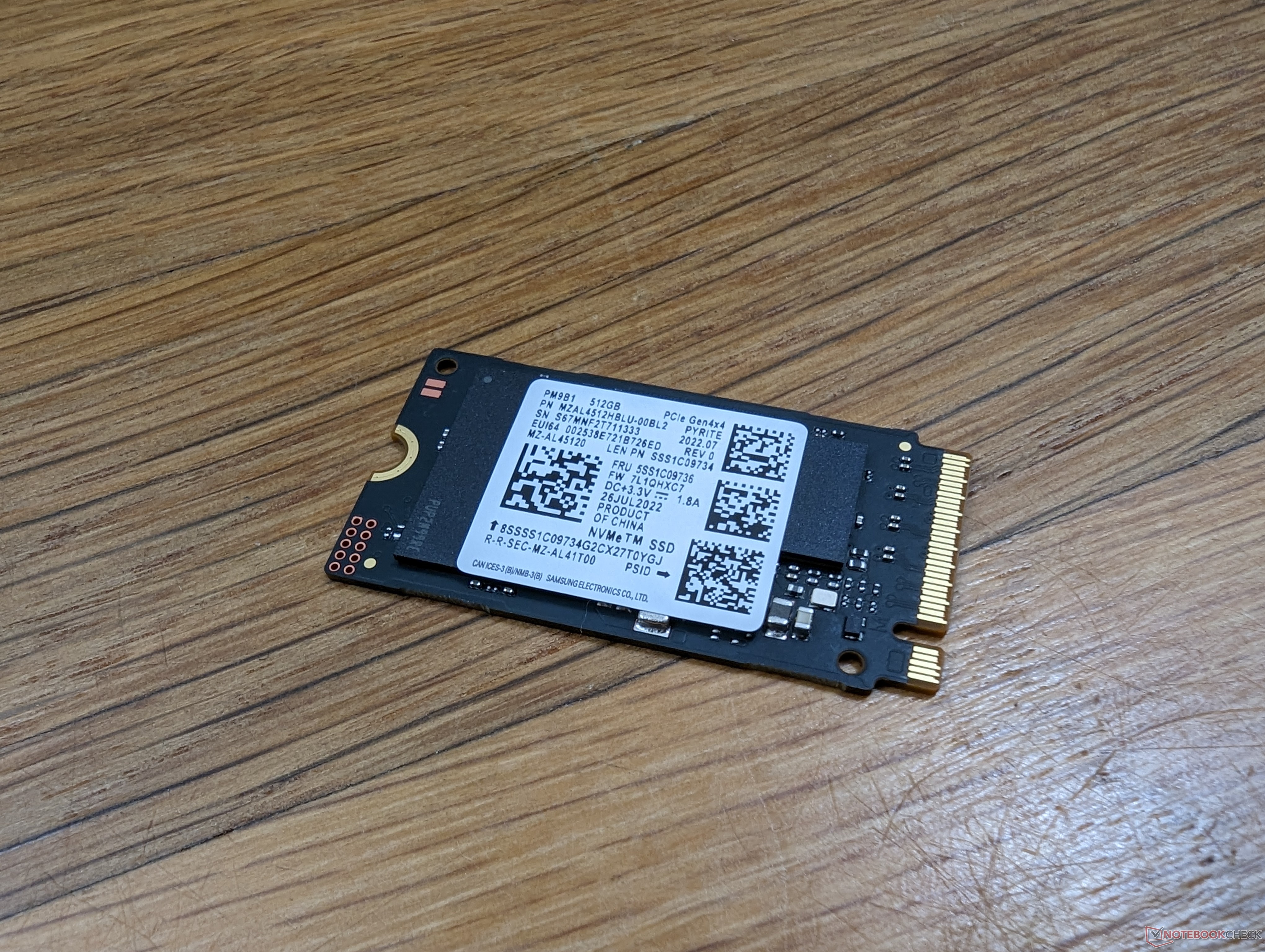PM9B1 512GB MZAL4512HBLU-00BL2 SSD Benchmarks - NotebookCheck.net Tech