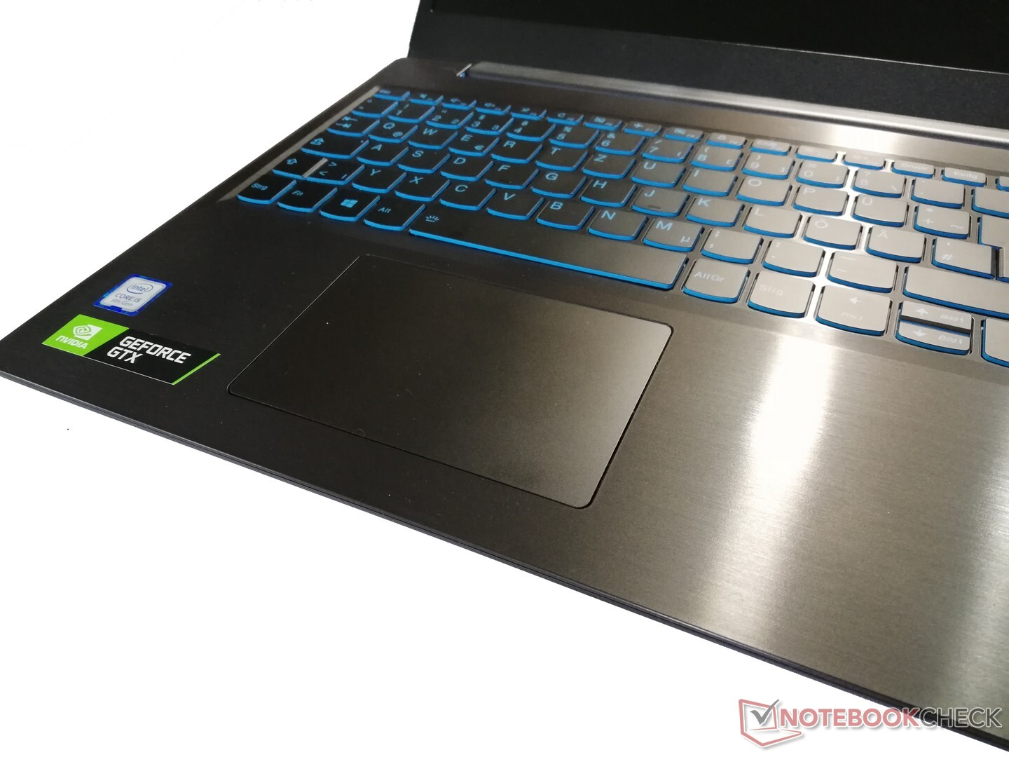 Lenovo IdeaPad Gaming laptop review: Stiff ClickPad impacts gaming fun - NotebookCheck.net Reviews