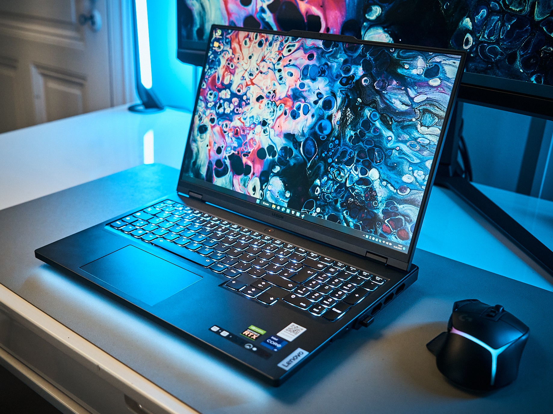 Legion Pro 7i Gen 8 (16″ Intel)  AI-tuned Gaming Laptop RTX 4090