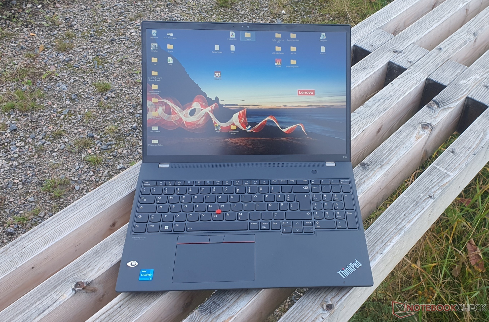 Lenovo ThinkPad T16 G1 Intel: Much is new in the 16 incher with long  battery runtimes -  News