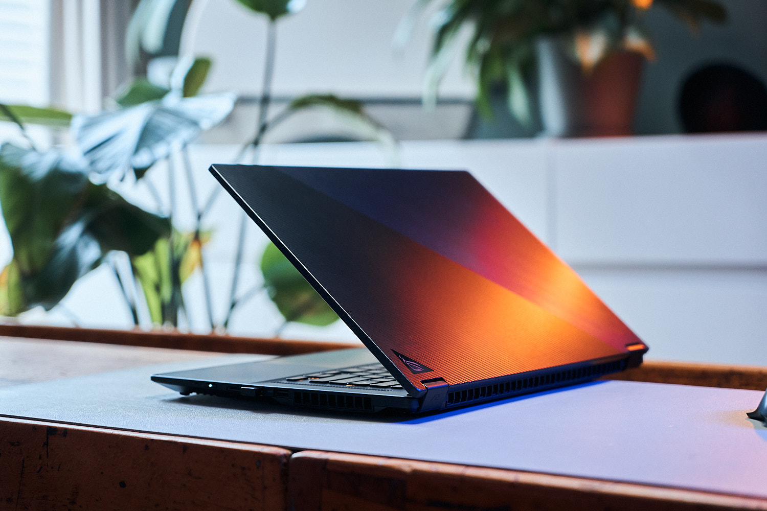 The Slim Asus ROG Flow X16 Laptop Review: A Powerful, 16-inch Gaming ...