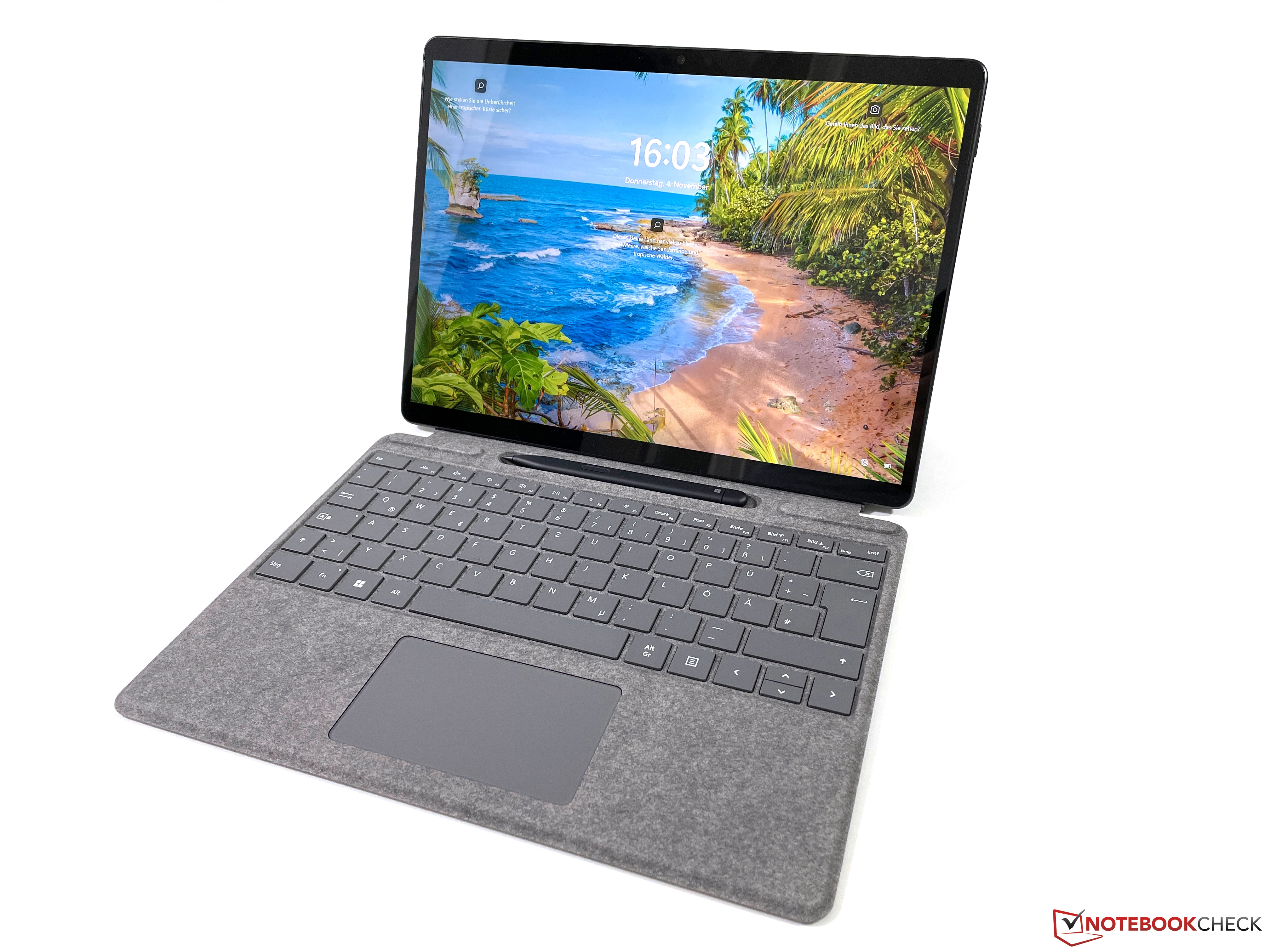 Microsoft Surface Hz 120 - 8 finally and Pro Review: Thunderbolt NotebookCheck.net Powerful, Reviews Convertible