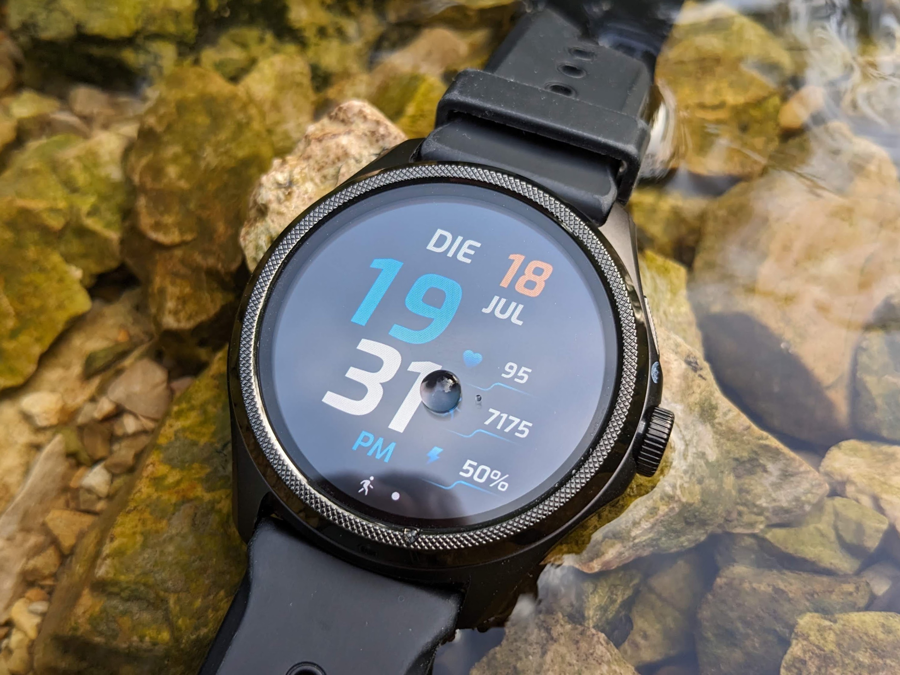 Ticwatch Pro 3 Ultra GPS Smartwatch Review // Sports & Fitness Tested! 