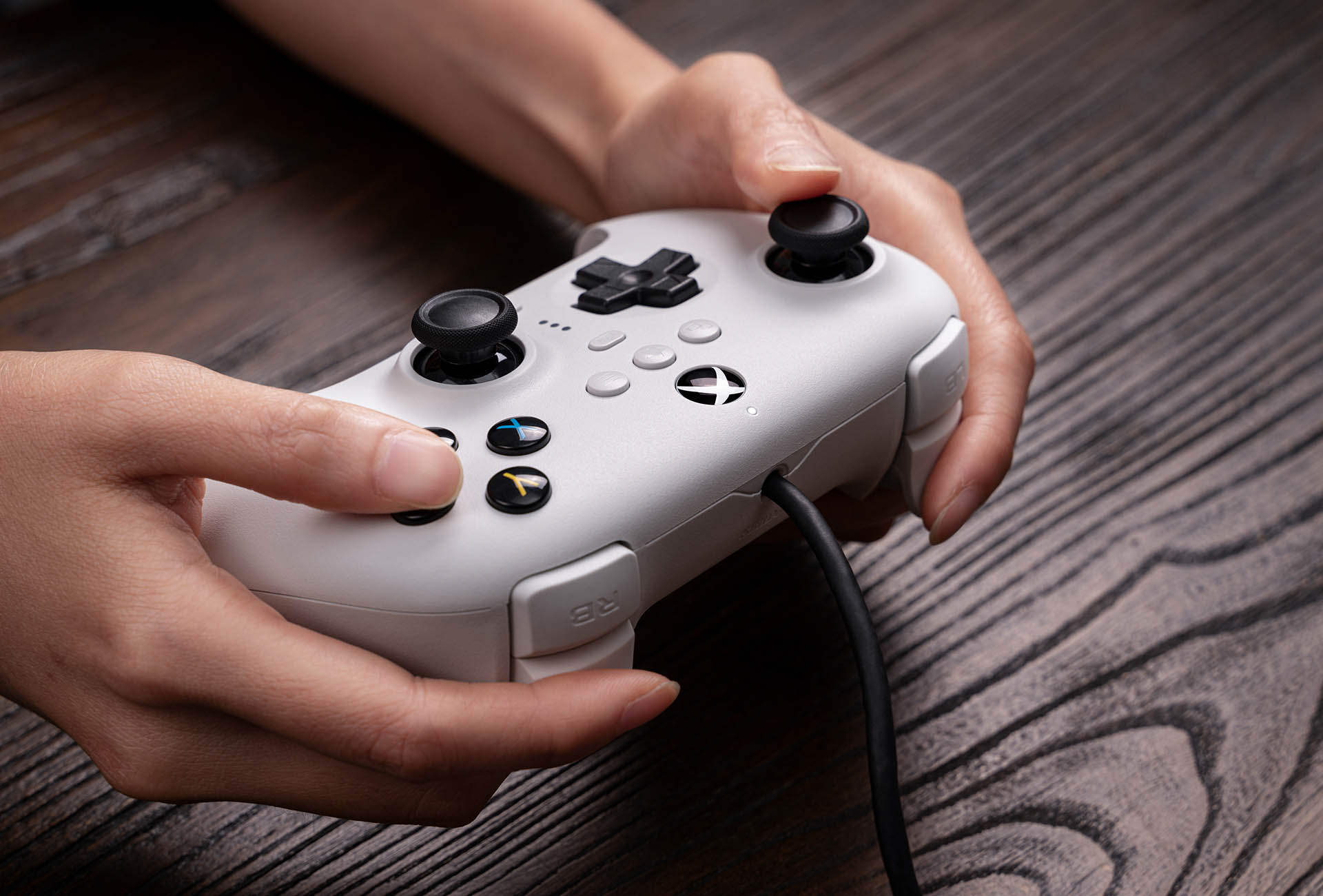 8BitDo reveals wireless versions of its Xbox-style Ultimate Controller