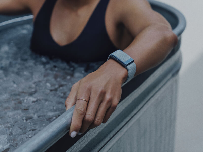 The Whoop 4.0 fitness tracker measures SpO2, pulse and more as a 