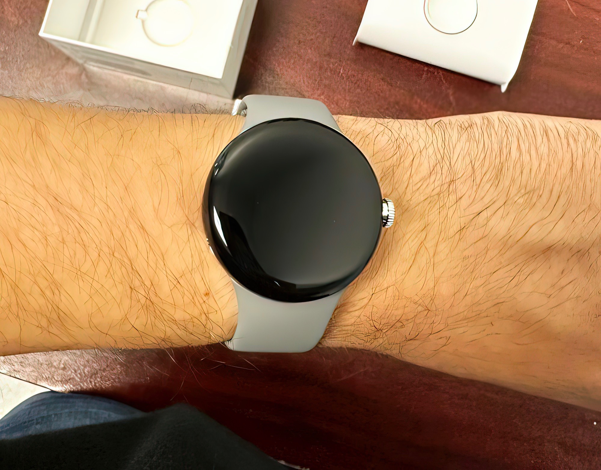 Google Pixel watch prices as - Watch: band thick bezels display Unboxing photos NotebookCheck.net leak show News