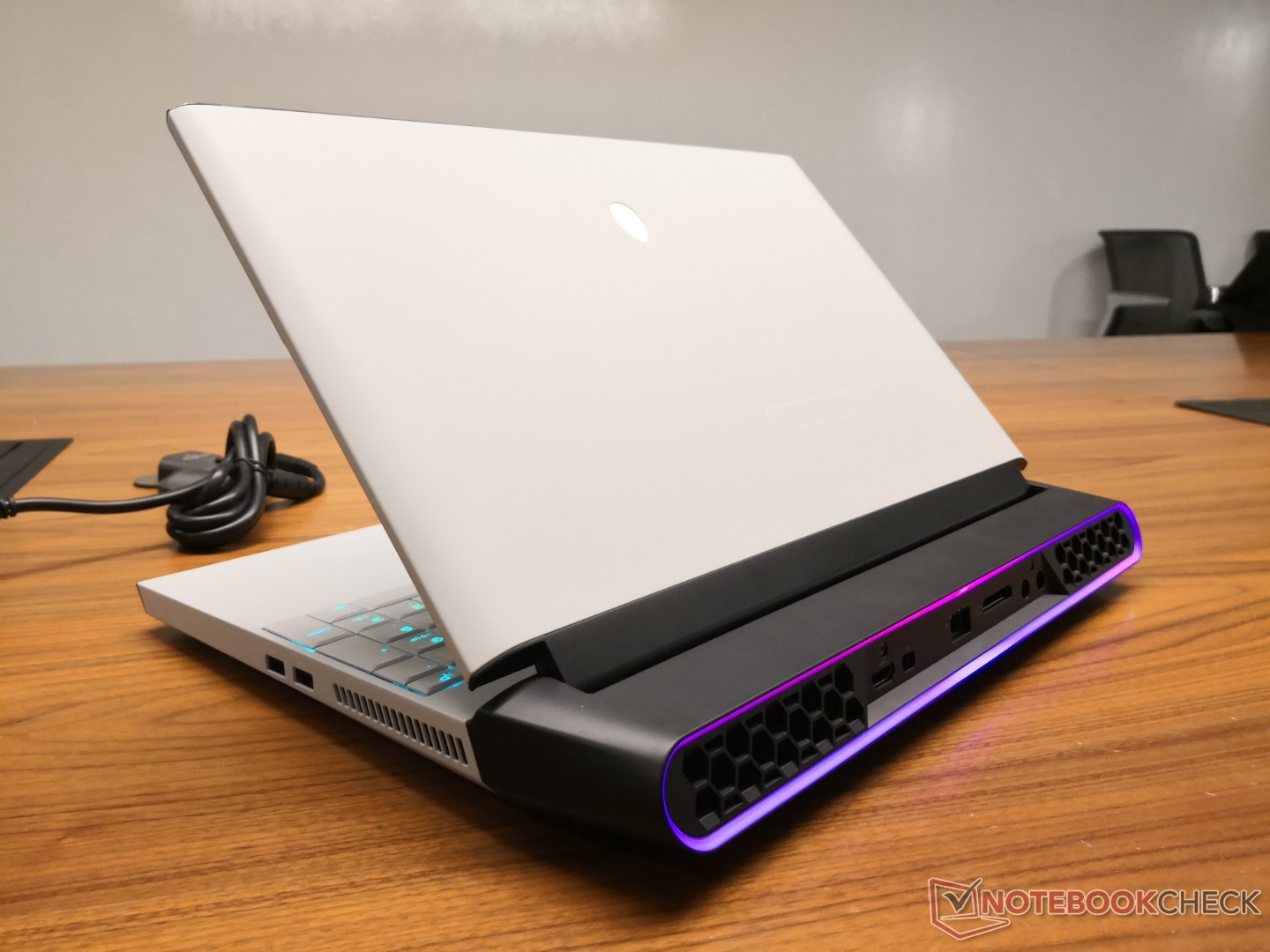 Alienware Area 51m Is A 17 Inch Laptop With Two Ac Adapter Ports And Removable Geforce Rtx Graphics Notebookcheck Net News