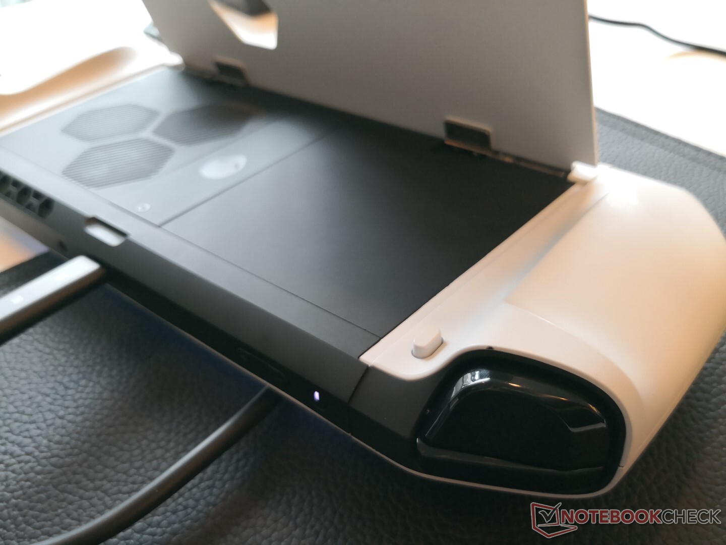 Dell Alienware UFO Is A Nintendo Switch Running Windows 10 NotebookCheck Net News