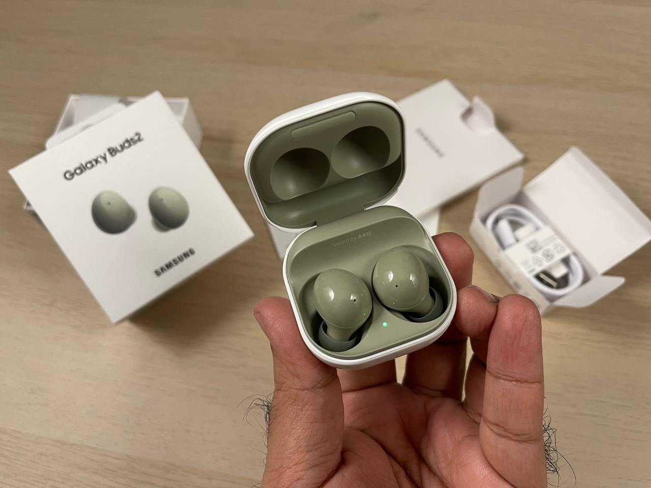 Galaxy Buds 2 review: Samsung shrinks its wireless earbuds - CNET