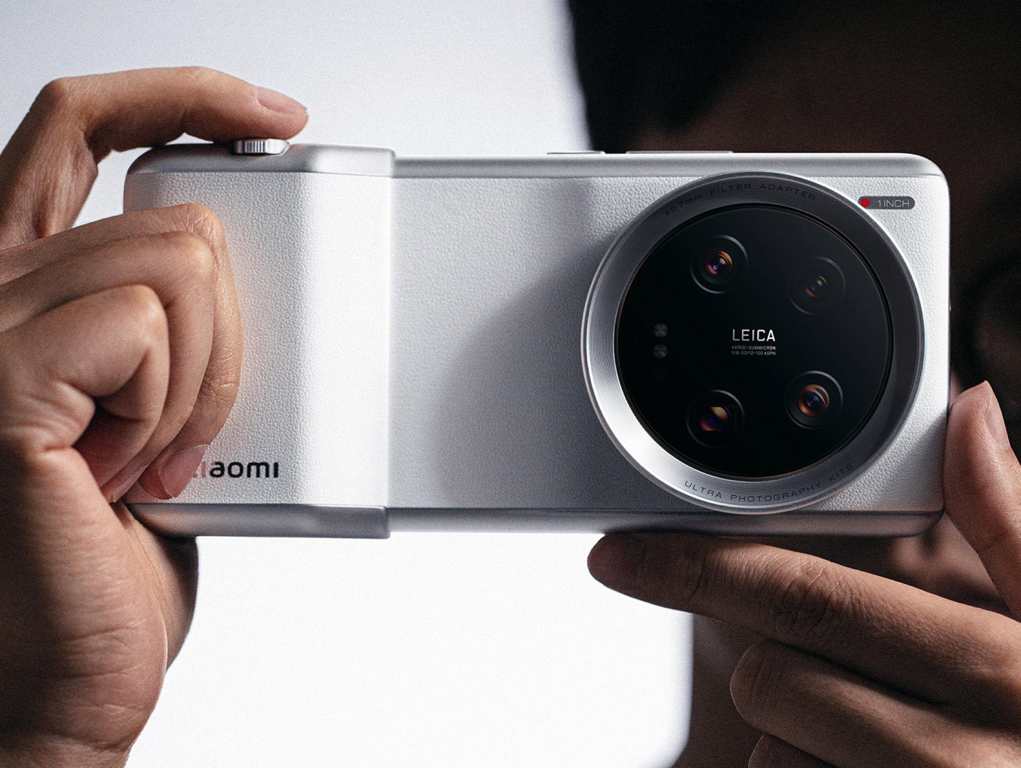 Xiaomi 13 Ultra: White professional photography kit arrives