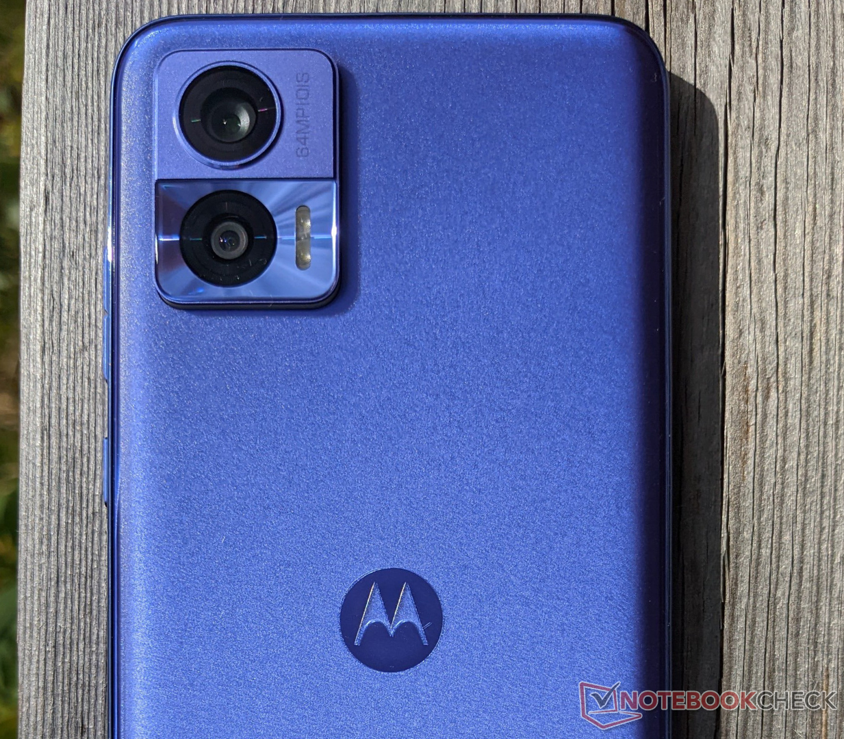 Moto Edge 40 Neo specifications, design and colour options revealed in new  leak