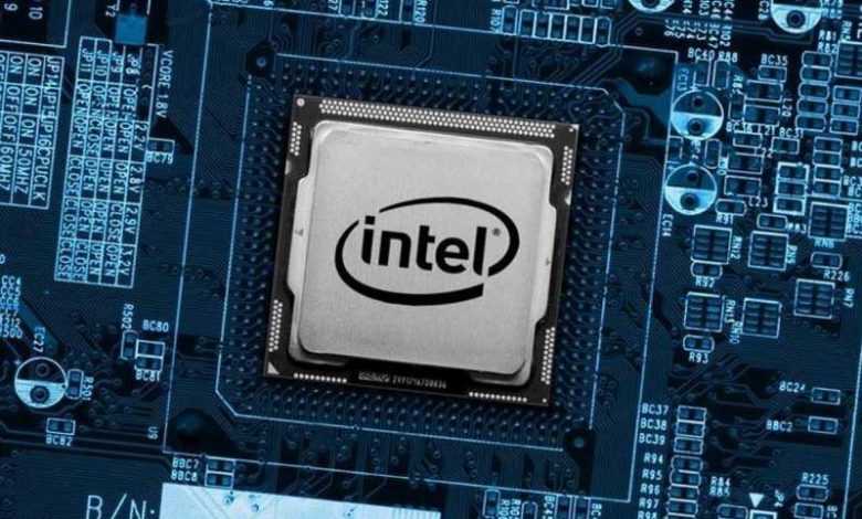 Intel Core i9-10900 (Comet Lake-S) 10-core processor pictured up close :  r/intel