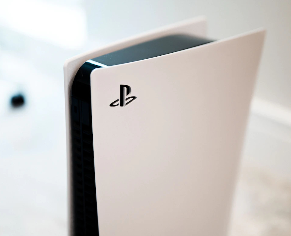 First in hand look at the PlayStation 5 “Slim” with a side by side