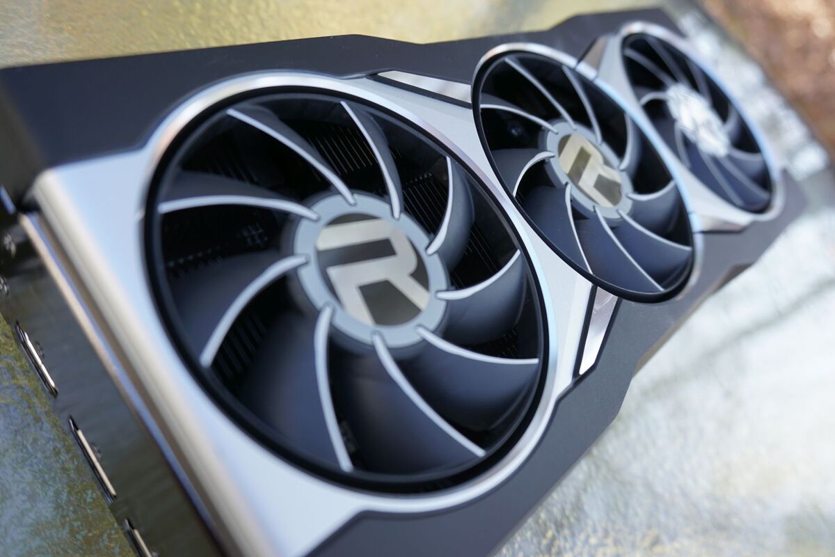 Radeon RX 6800 XT benchmarks leaked, beats RTX 3080 at 4K, but worse Ray  tracing performance