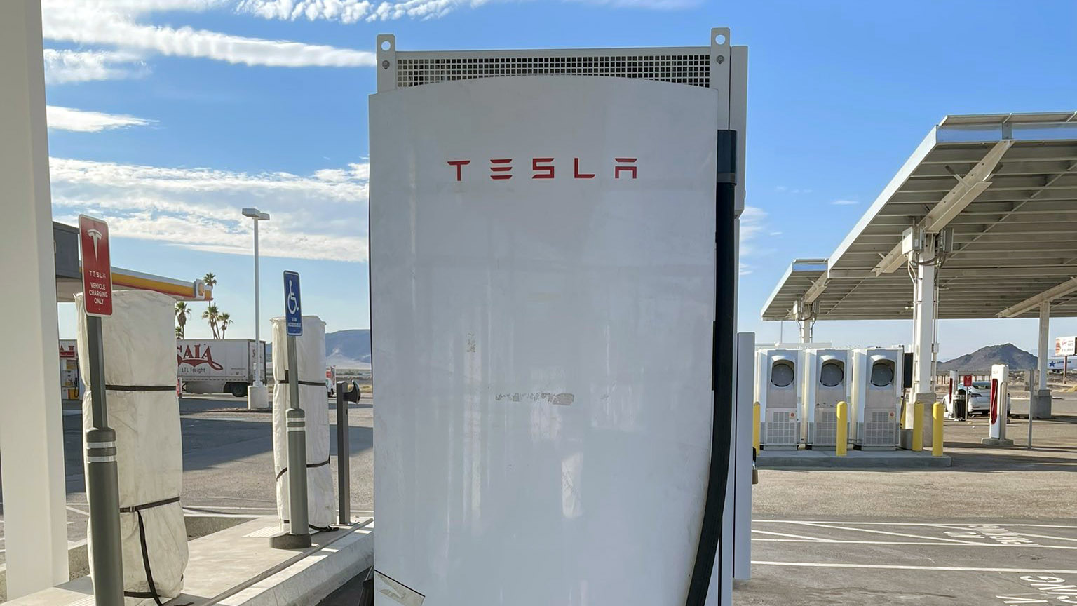 Faster Tesla V4 Superchargers With Longer Cable Arrive In Time For The ...