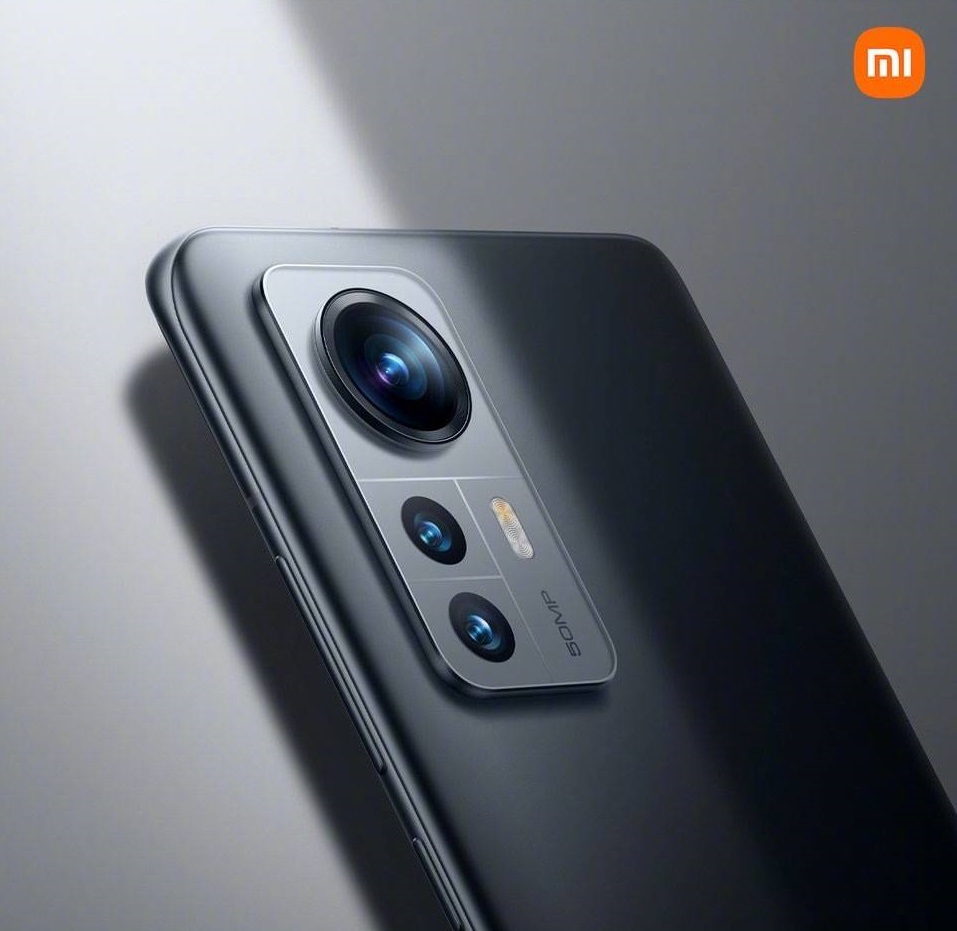 Xiaomi 12 Ultra Rear Design Tipped Ahead of Global Launch, Compared to Vivo  Flagship