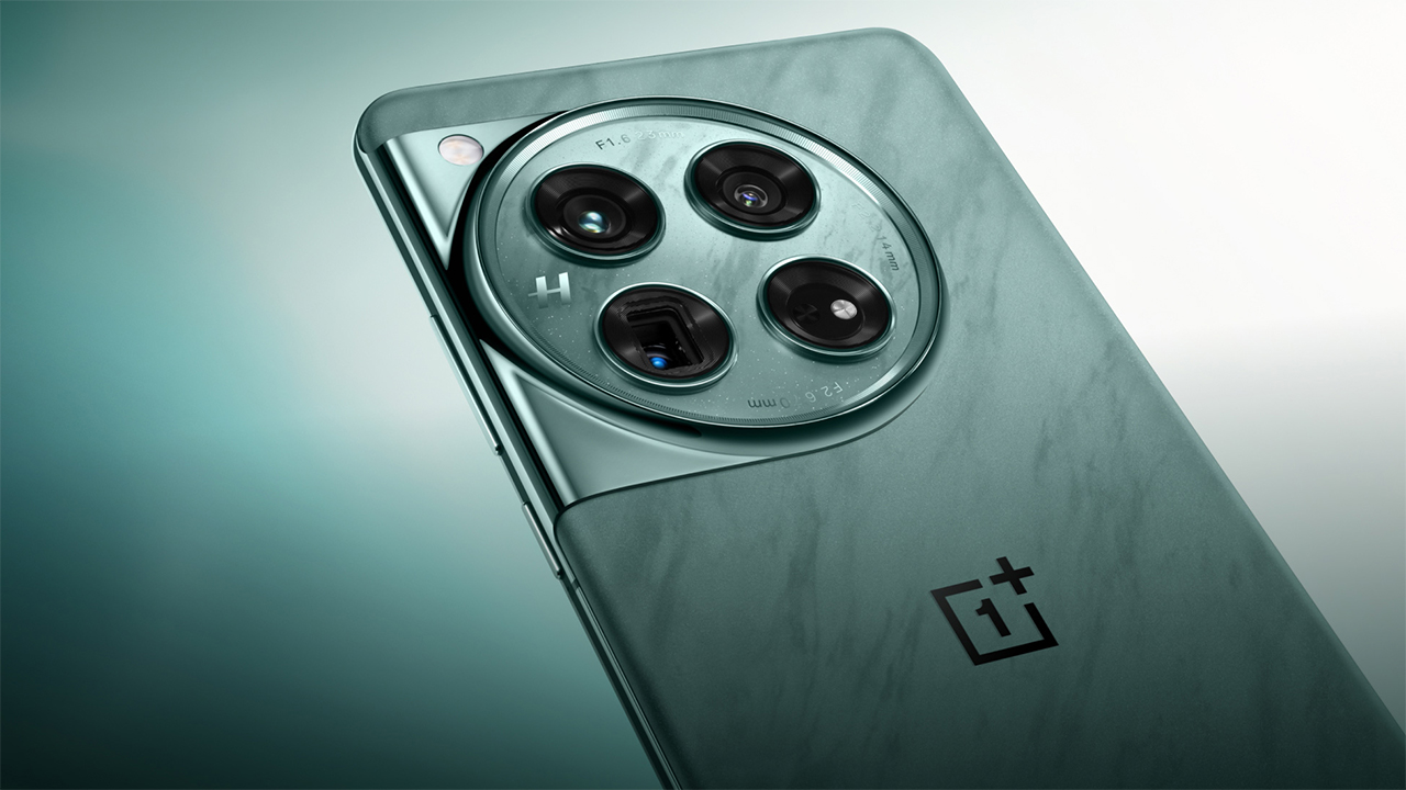 OnePlus 12 Appears in Hands-On Images, Design and Key Specs Confirmed