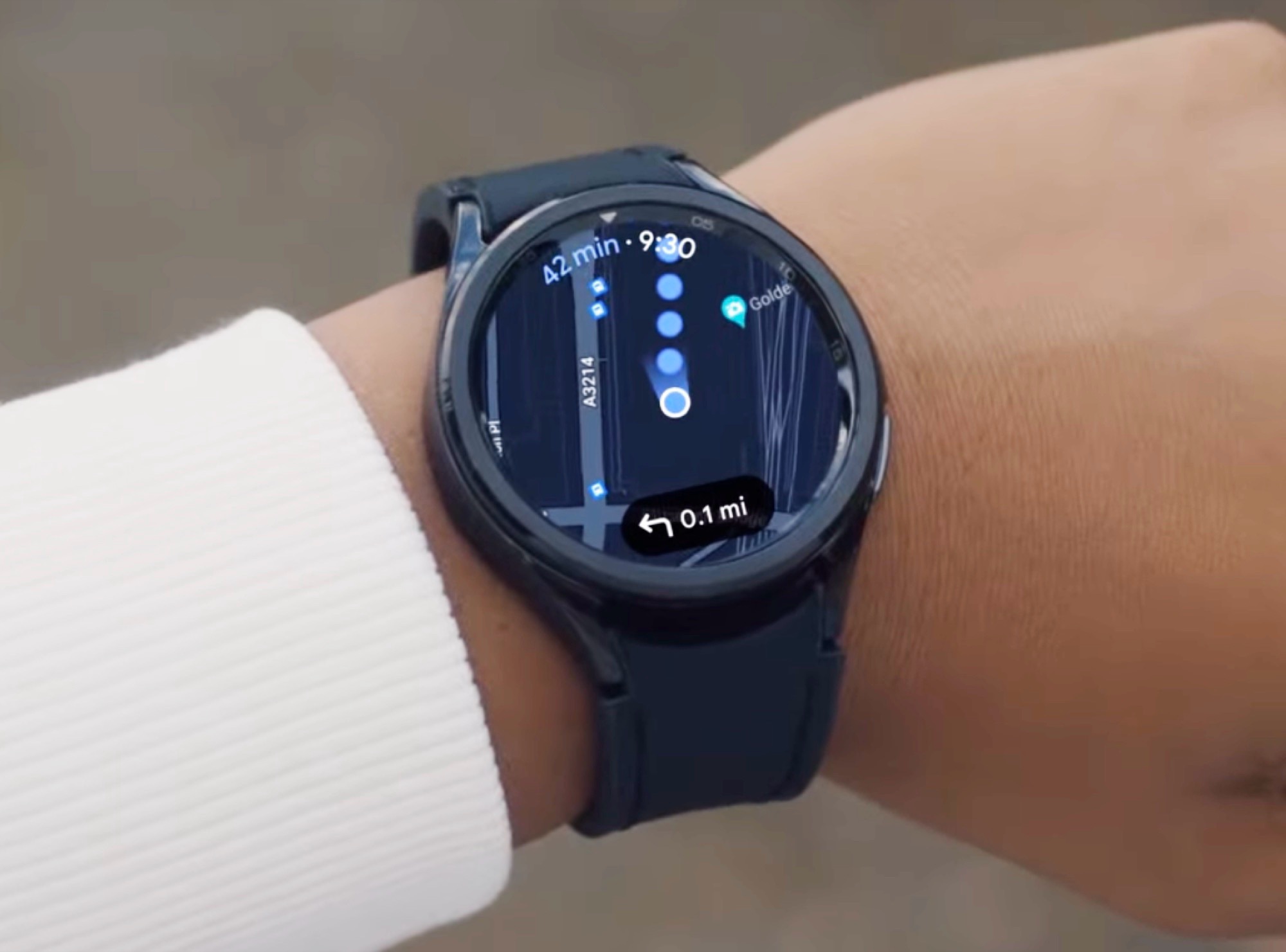 Your WearOS smartwatch just got very useful Google Maps and Wallet