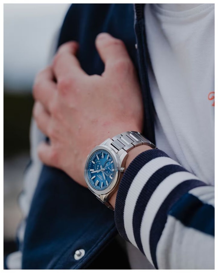 The Casio Edifice EQB-1300D-2A watch