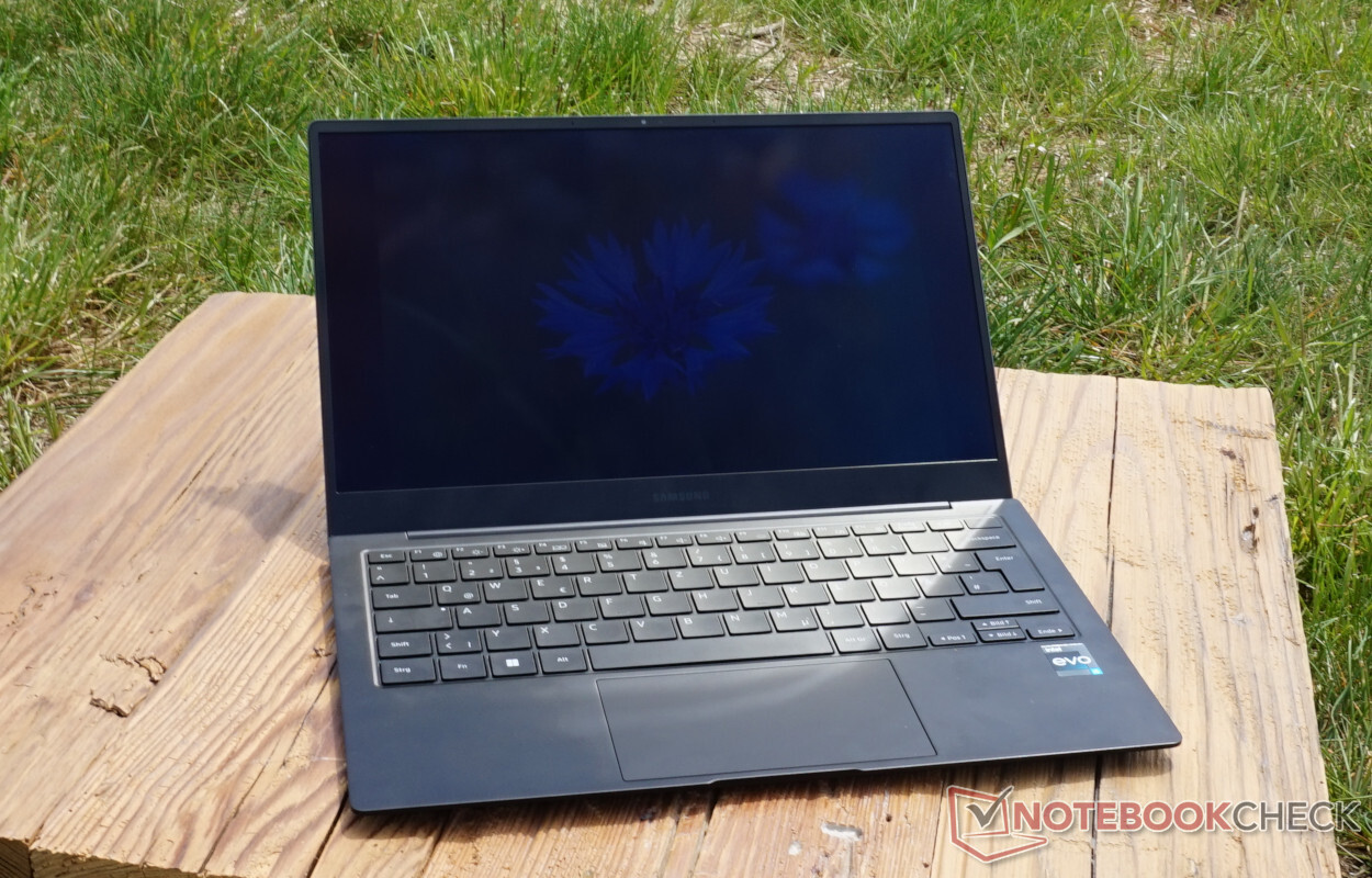 Samsung Galaxy Book2 Pro 13 review: Subnotebook with efficient Alder Lake  i5 -  Reviews