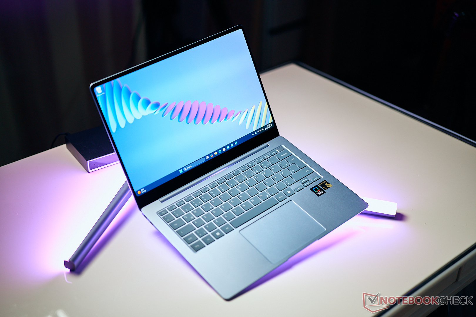 Samsung Galaxy Book4 Edge 14 REVIEW