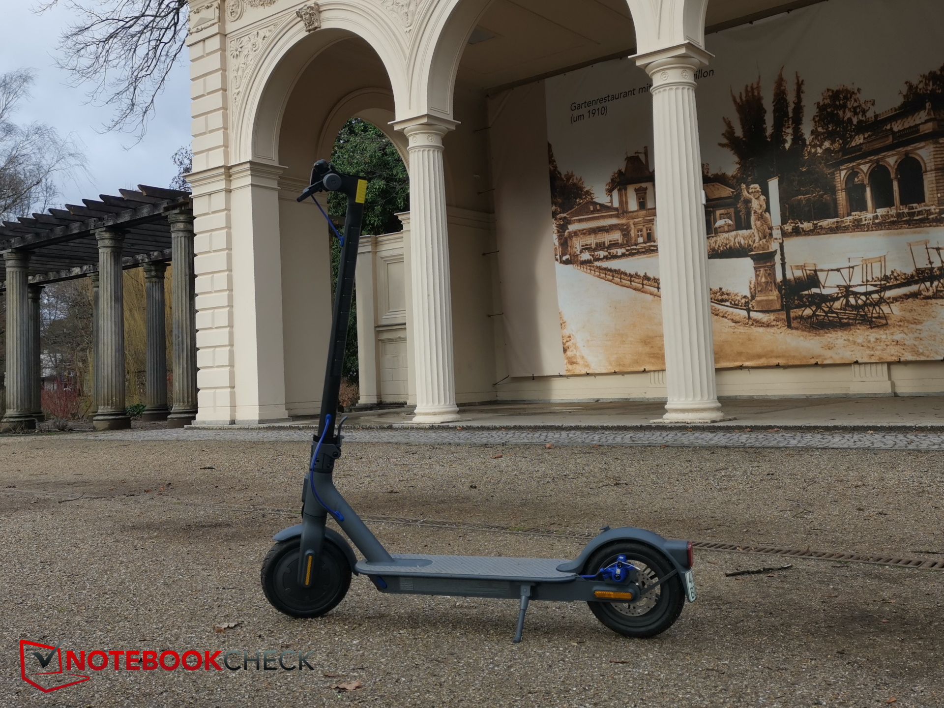 Xiaomi Mi Electric Scooter 3 in review: Proven e-scooter with points of criticism - NotebookCheck.net Reviews