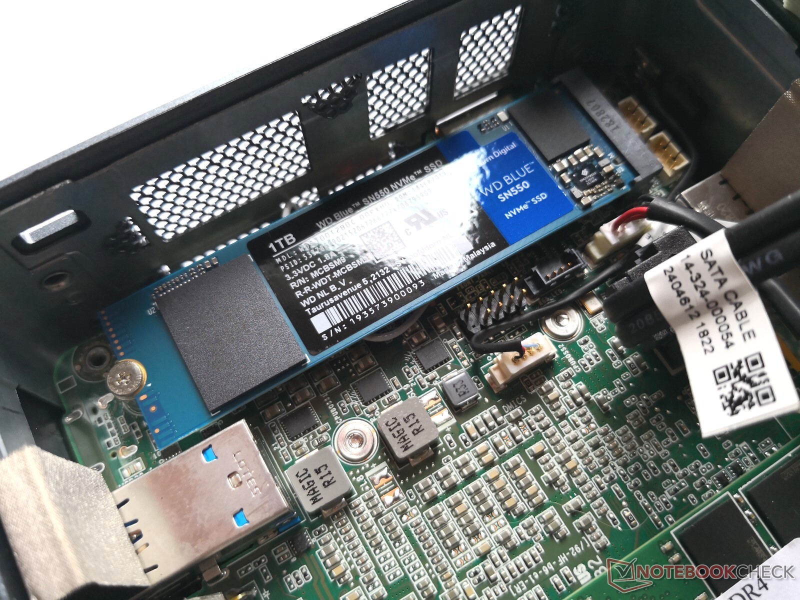 Western Blue SN550 NVMe 1 TB SSD - NotebookCheck.net Reviews
