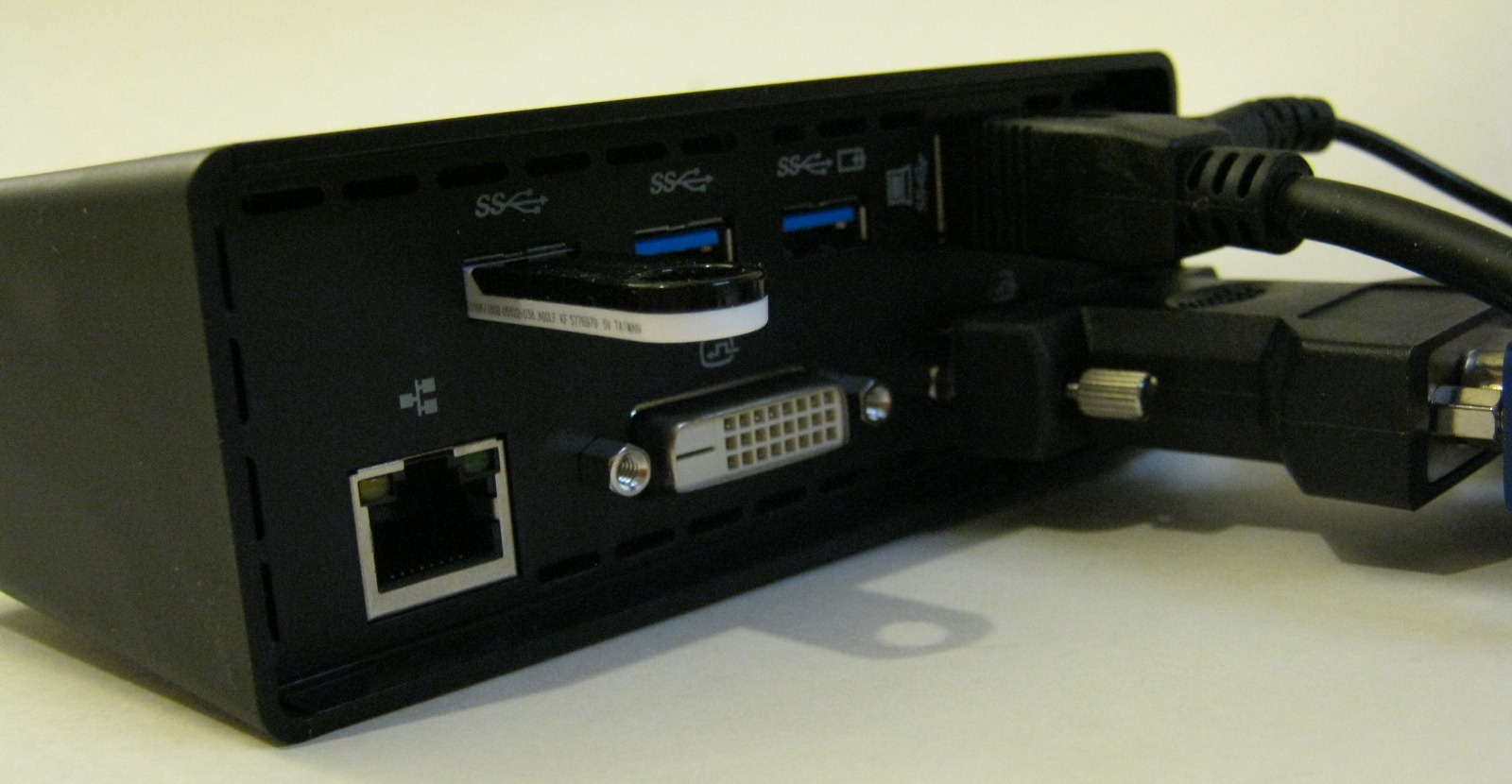 USB Station in Review: Lenovo USB 3.0 0A33970 - NotebookCheck.net Reviews