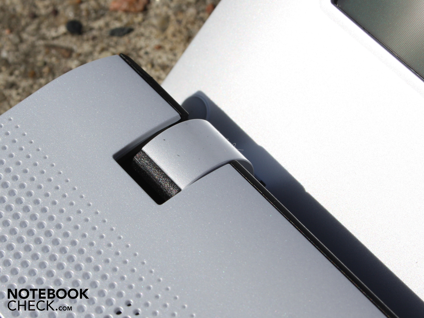 Review Sony Vaio VPC-EA1S1E/L Notebook - NotebookCheck.net Reviews
