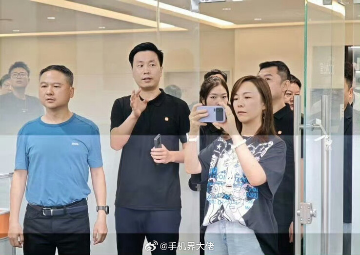 This spy shot apparently shows the Xiaomi 16 Pro Max and its second display on the back