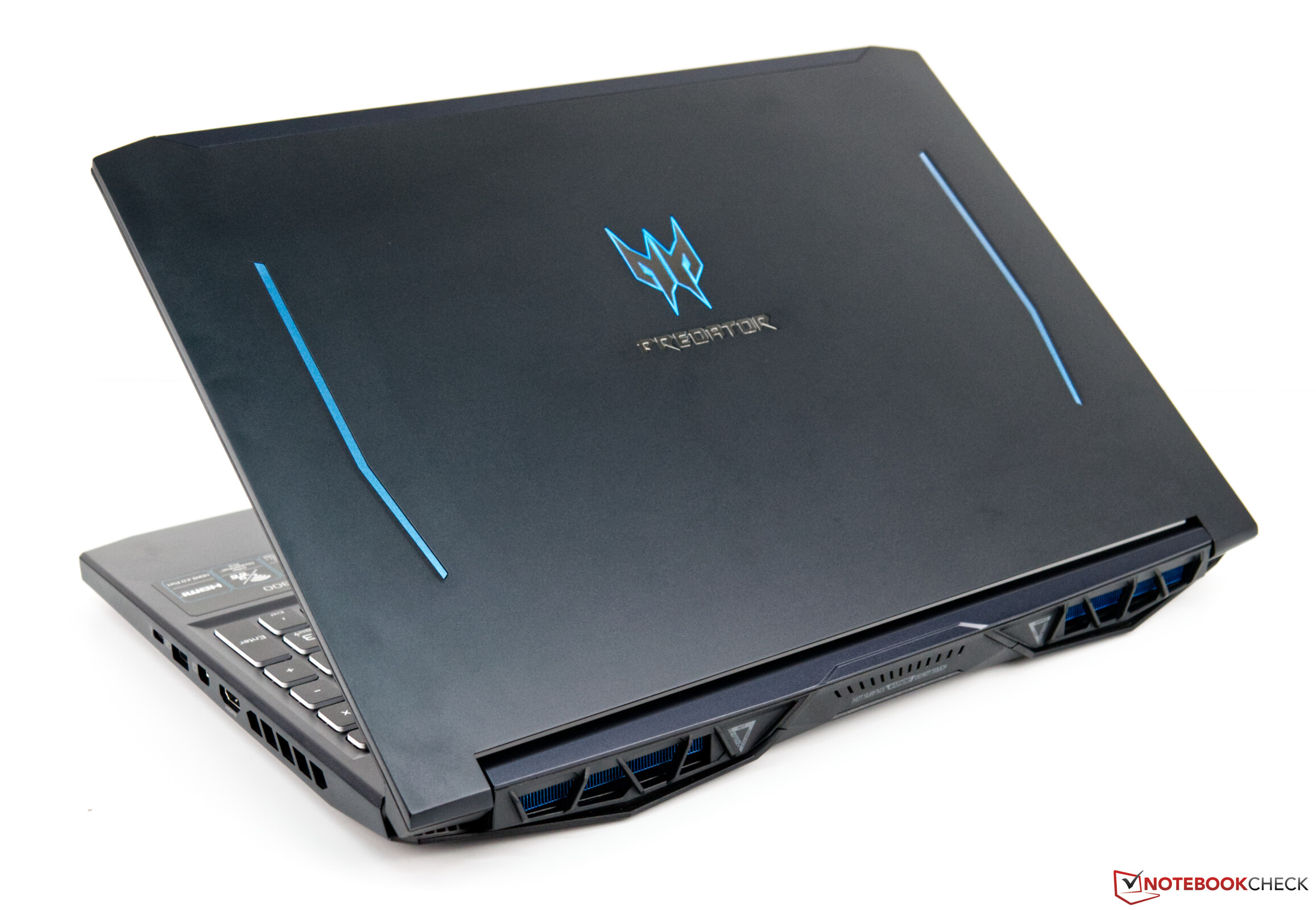 materials of acer predator helios 300 gaming laptop